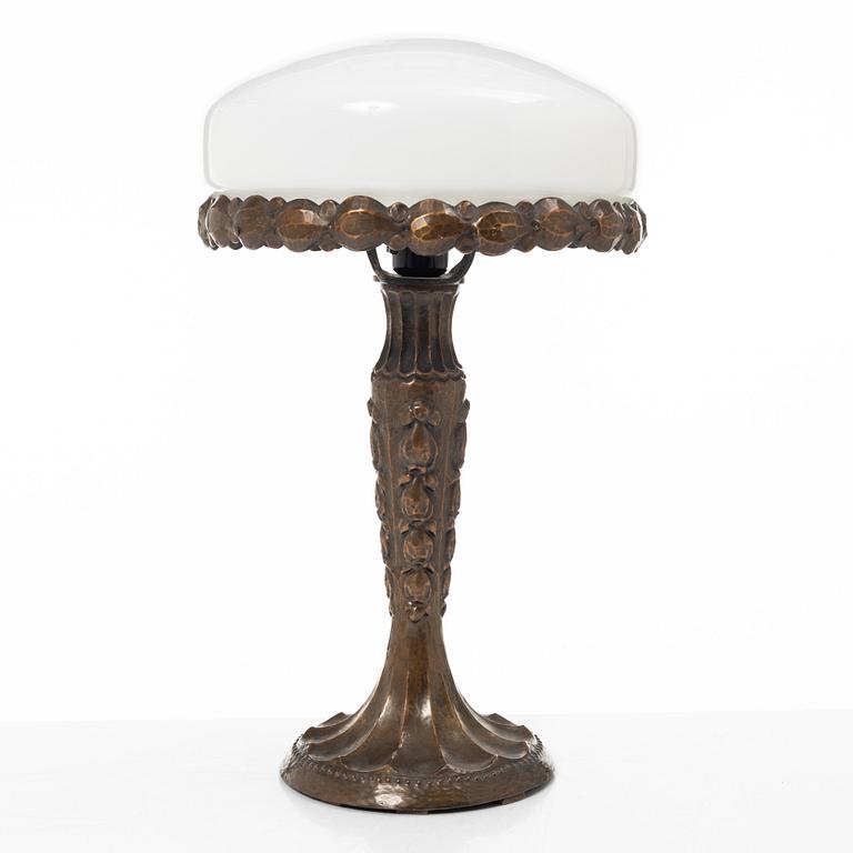 Harald Notini, attributed to, a model 6735 table lamp, Arvid Böhlmarks Lampfabrik, Sweden, 1910's/20's.