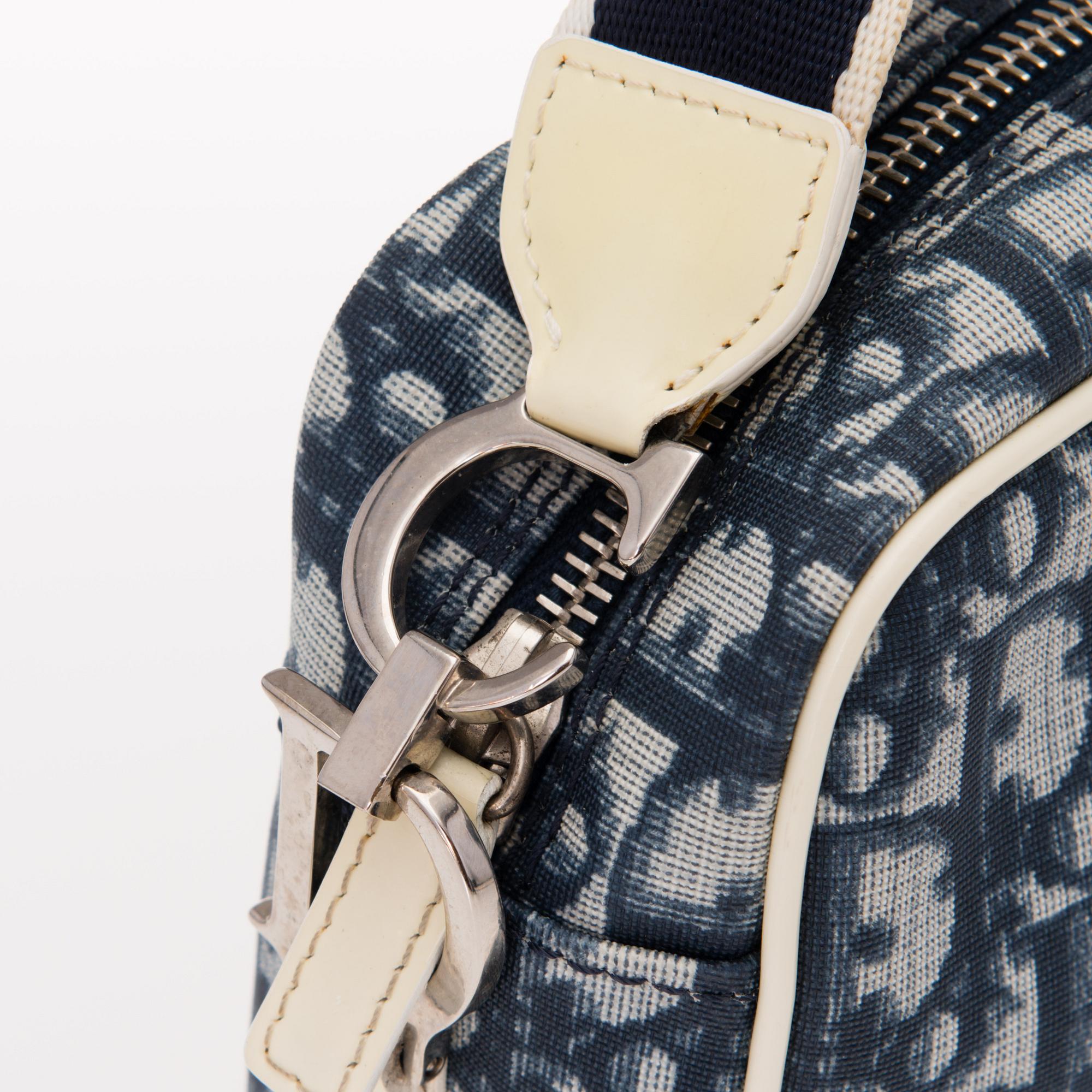 A MONOGRAM CANVAS No 2 TROTTER CROSS BODY BAG.