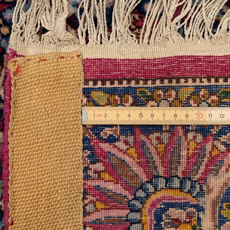 Rug, Kirman, approx. 365 x 265 cm.