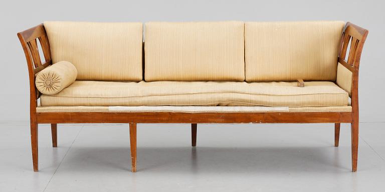 SOFFA samt KARMSTOLAR, 2 st, Karl Johan, 1800-talets första hälft.