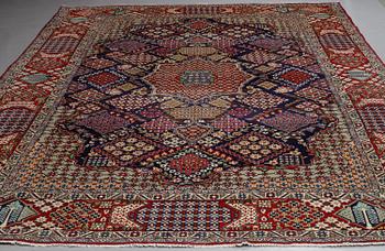 A carpet from the Esfashan, ca  ca 431 x 305 cm.