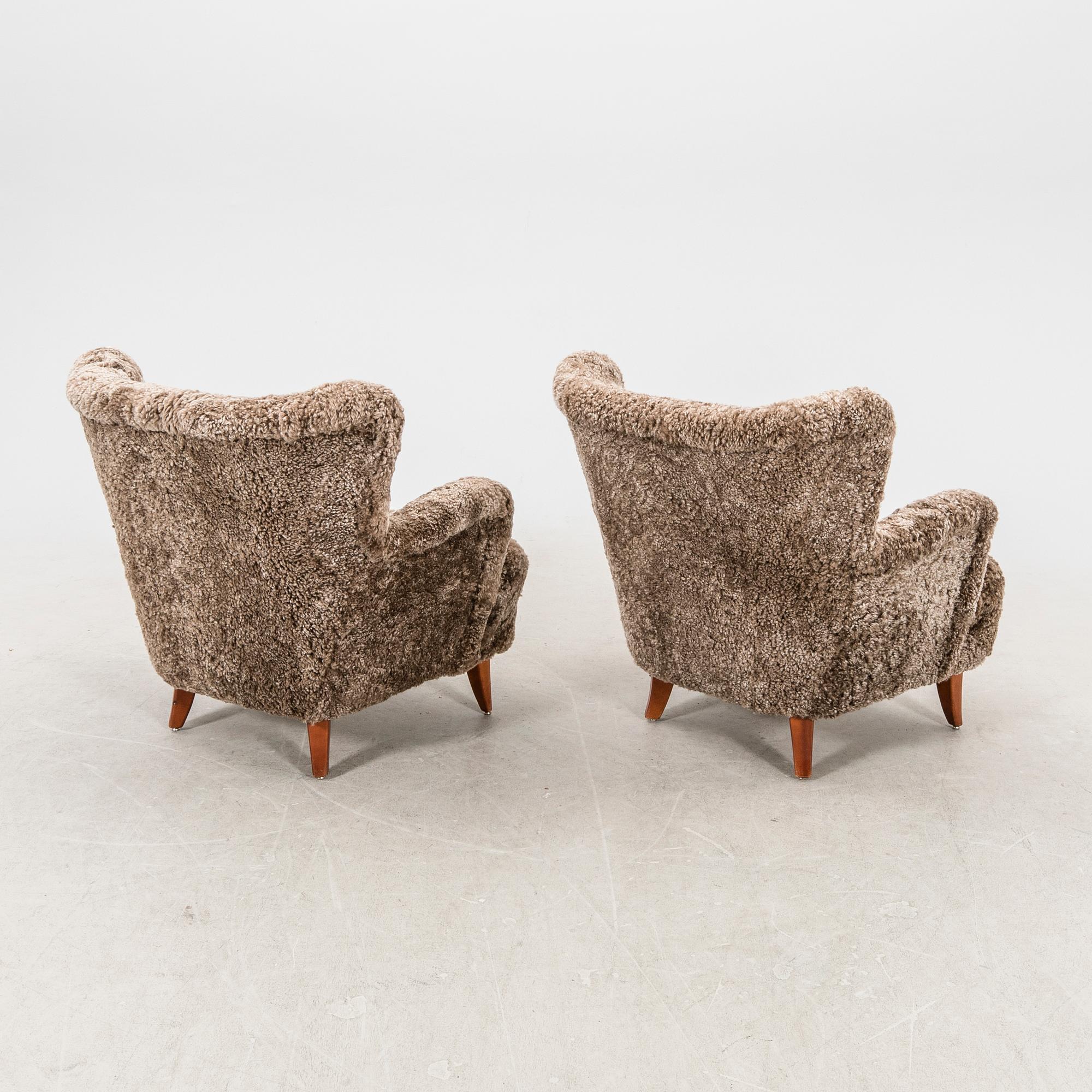 Ilmari Lappalainen, a pair of 'Laila' armchairs for Asko, Finland mid-20th-century.