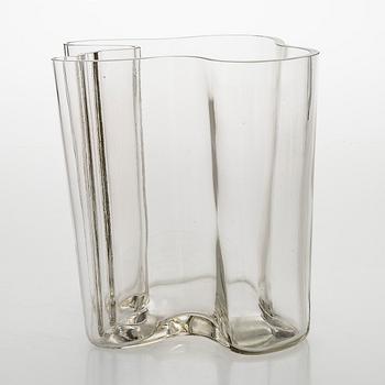 Alvar Aalto, maljakko, malli 3031, signeerattu Alvar Aalto - 3031 korkeus 20 cm.