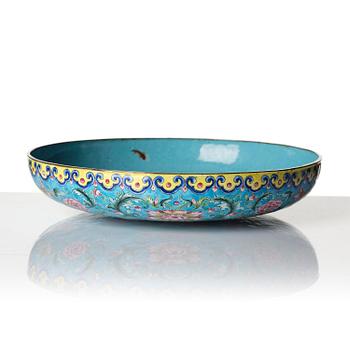 A large enamel on copper bowl, and a cover, Qing dynasty, 18th century.