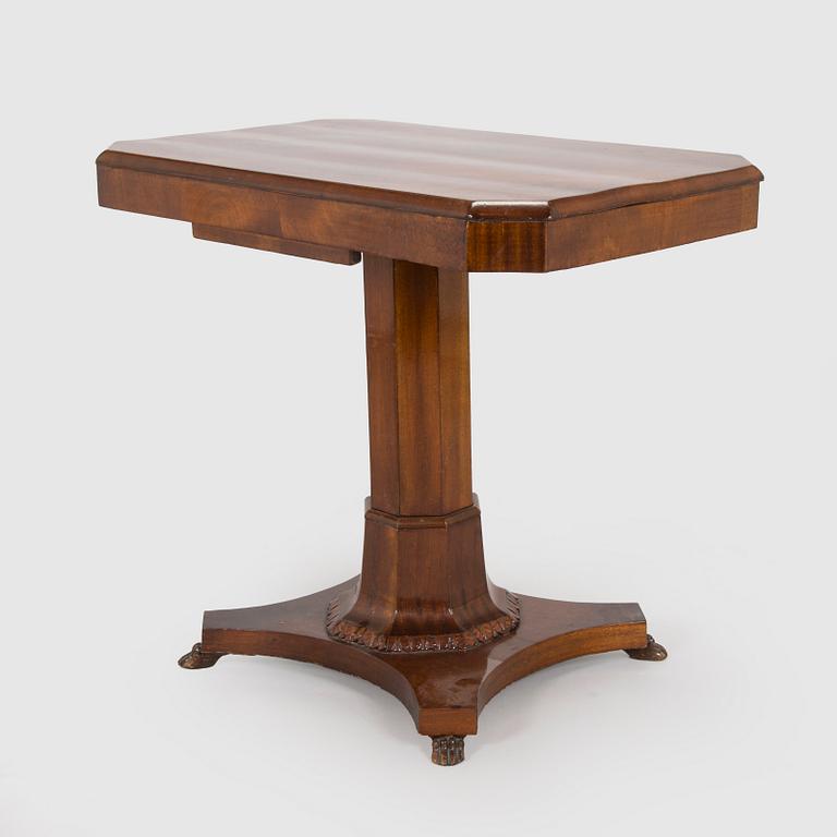 Sohva ja pöytä, biedermeier-tyyli, 1800-luvun loppupuoli.