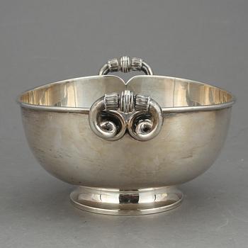 SKÅL, silver,  W A Bolin, Stockholm, 1947. Vikt 521 g.