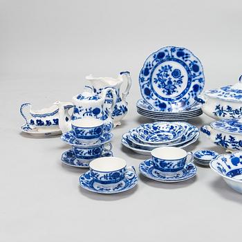 A 59-piece Johnson Brothers 'Holland' Flow Blue creamware dinner  set, first half of the 20th century.