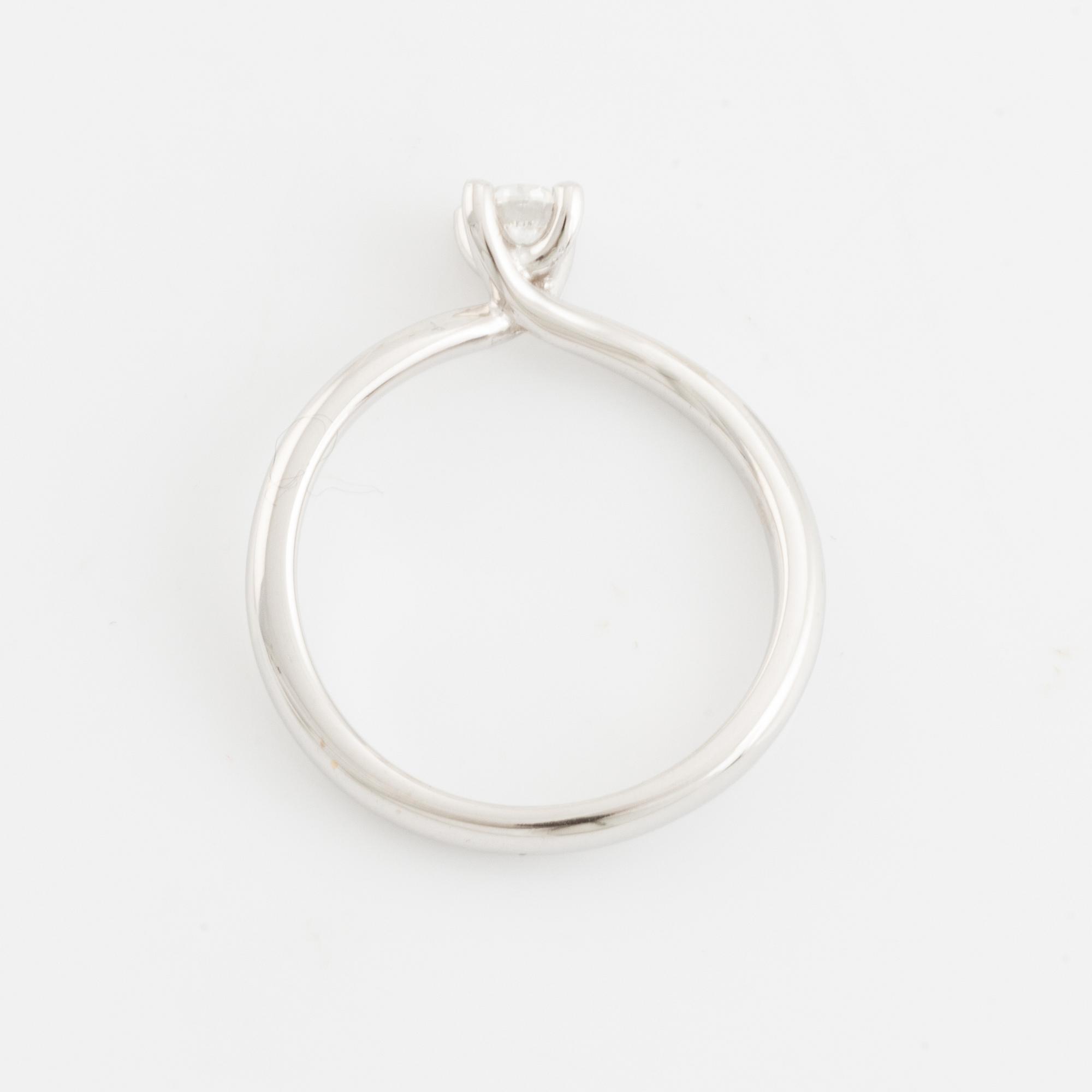 Brilliant cut diamond solitaire ring.
