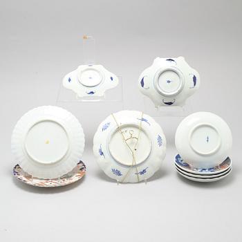 10 pieces of porcelain items from Japan, 20th century.