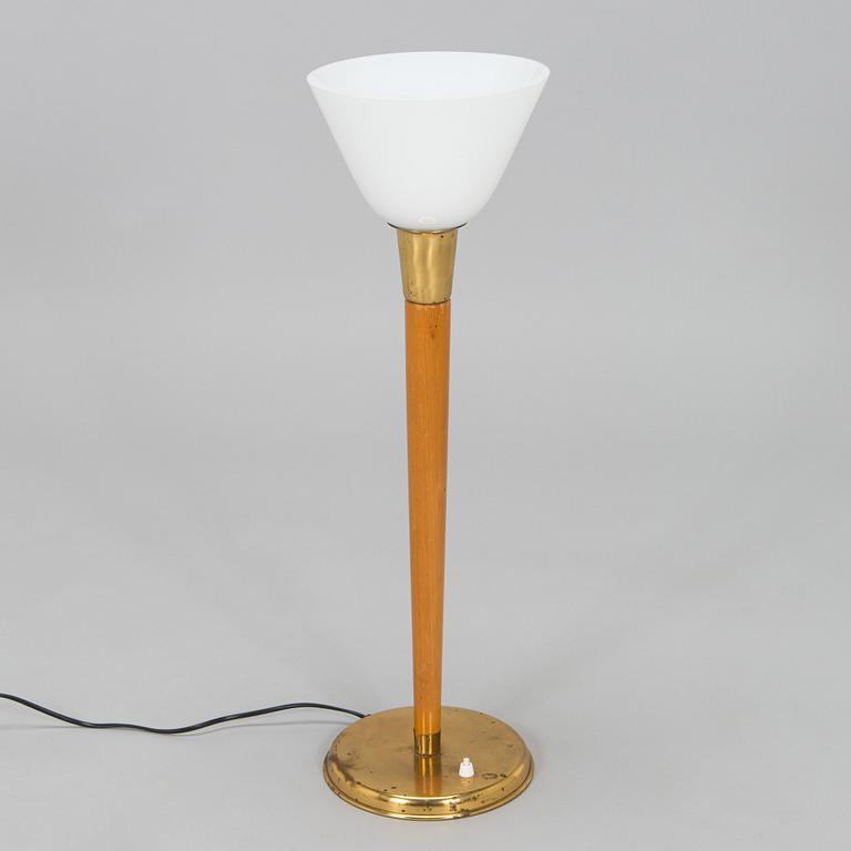 Lisa Johansson-Pape, a mid-20th century table lamp, model 2055, Stockmann Orno.
