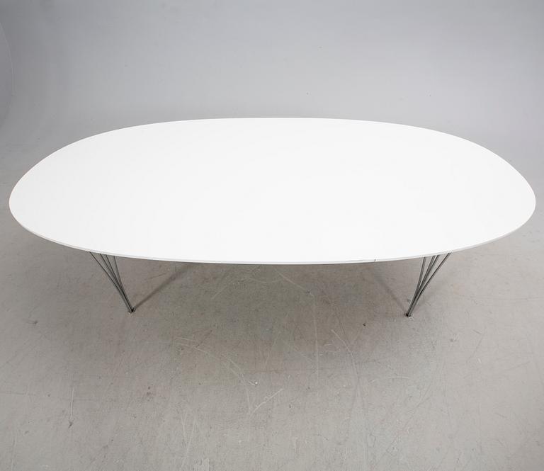 Piet Hein & Bruno Mathsson, a 'superelips' dining table.