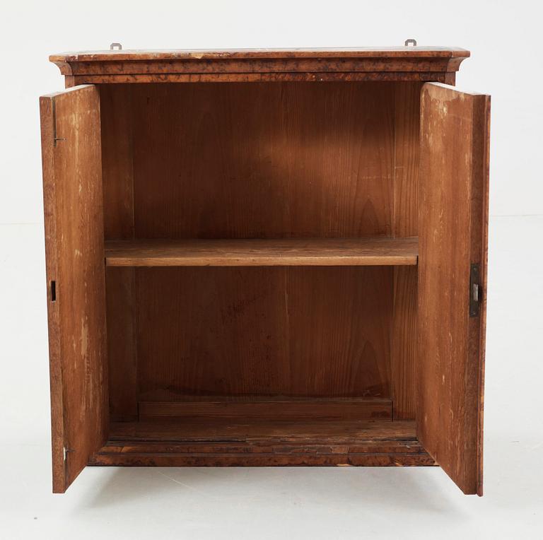 VÄGGSKÅP, 1800-tal.