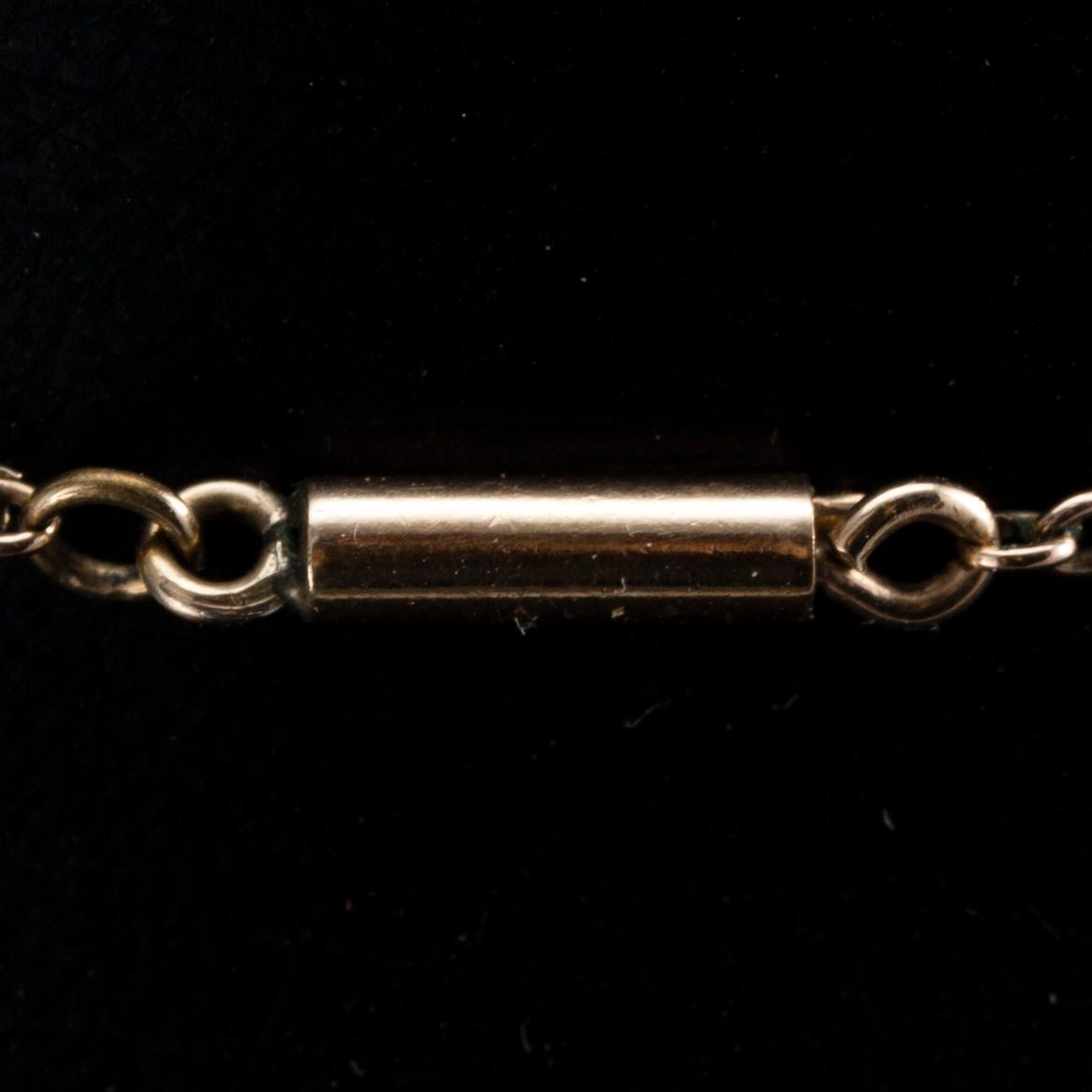 HÄNGE, 14K guld, nefrit. Vikt 4,6 g.