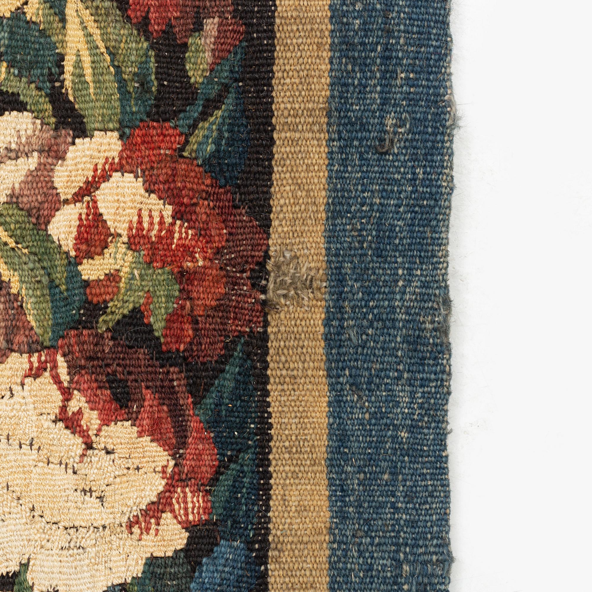 A Manufacture Royale d’Aubusson, 'entre-fenêtre' tapestry, ca 298 x 121-127,5 cm.