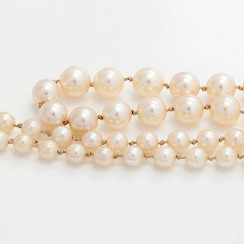 Helminauha, viljeltyjä helmiä.