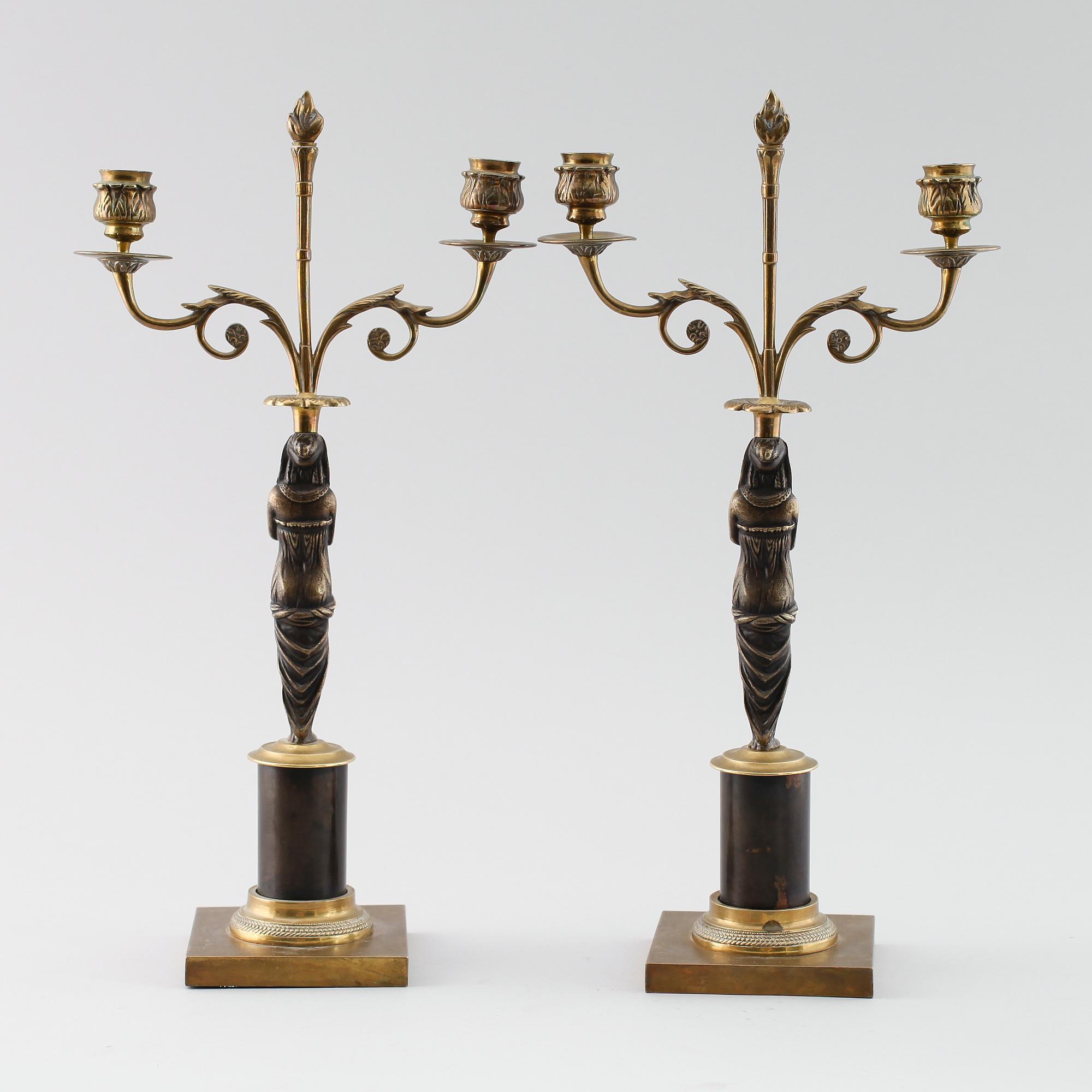 KANDELABRAR, 1 par, mässing och patinerad metall, empirestil, 1800-/1900-tal.