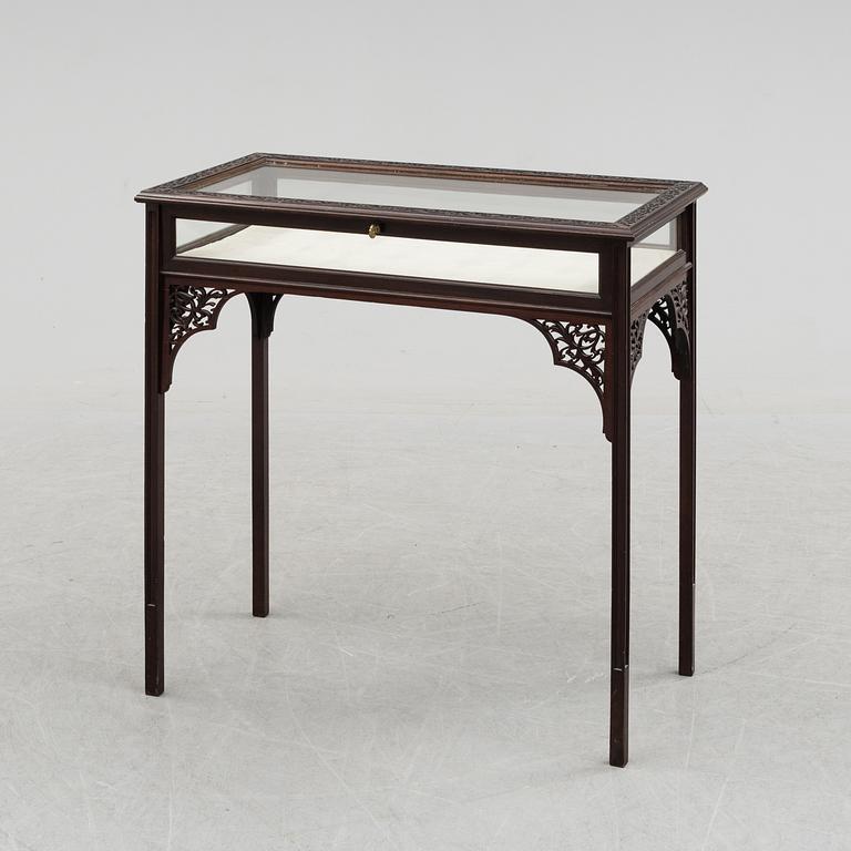 MONTERBORD, sent 1800-tal.