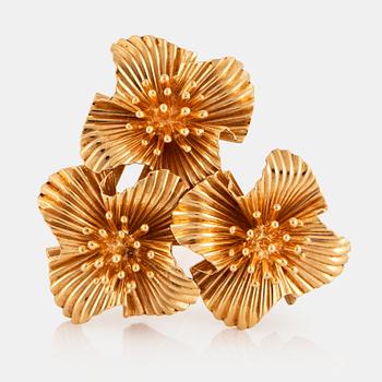 1138. A Cartier brooch in 14K gold.