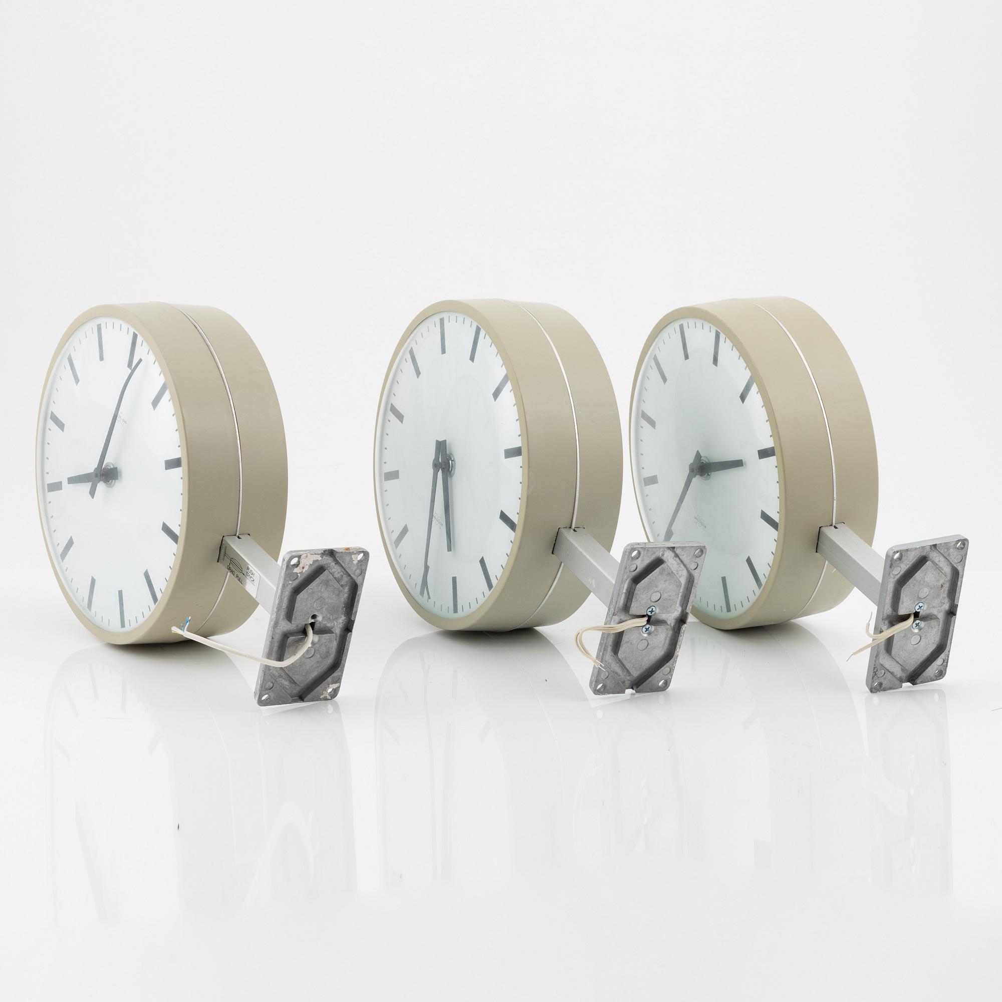 3 wall clocks, Töreboda, Sverige 20th Century.