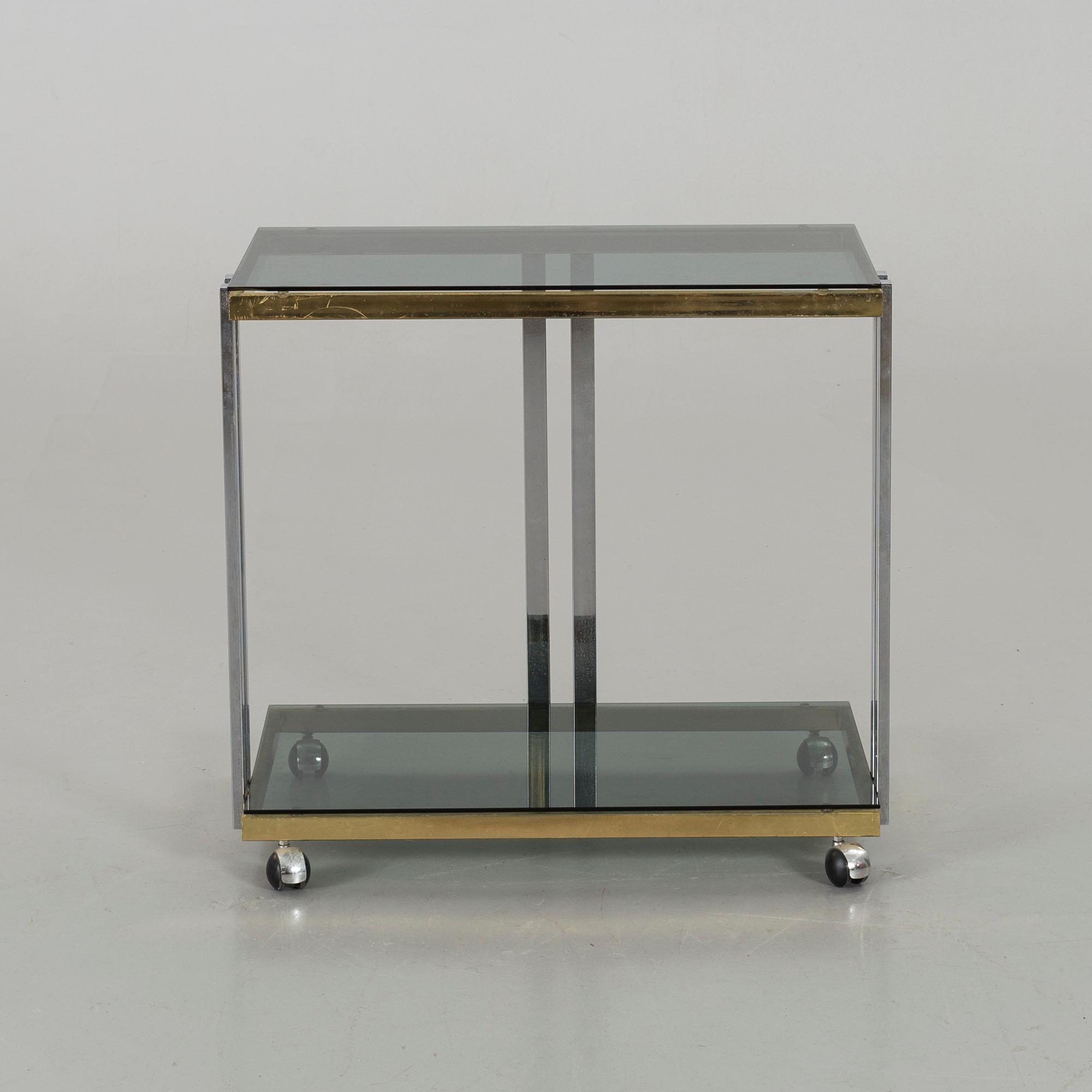 A SERVING TROLLEY, second half of 20th century.