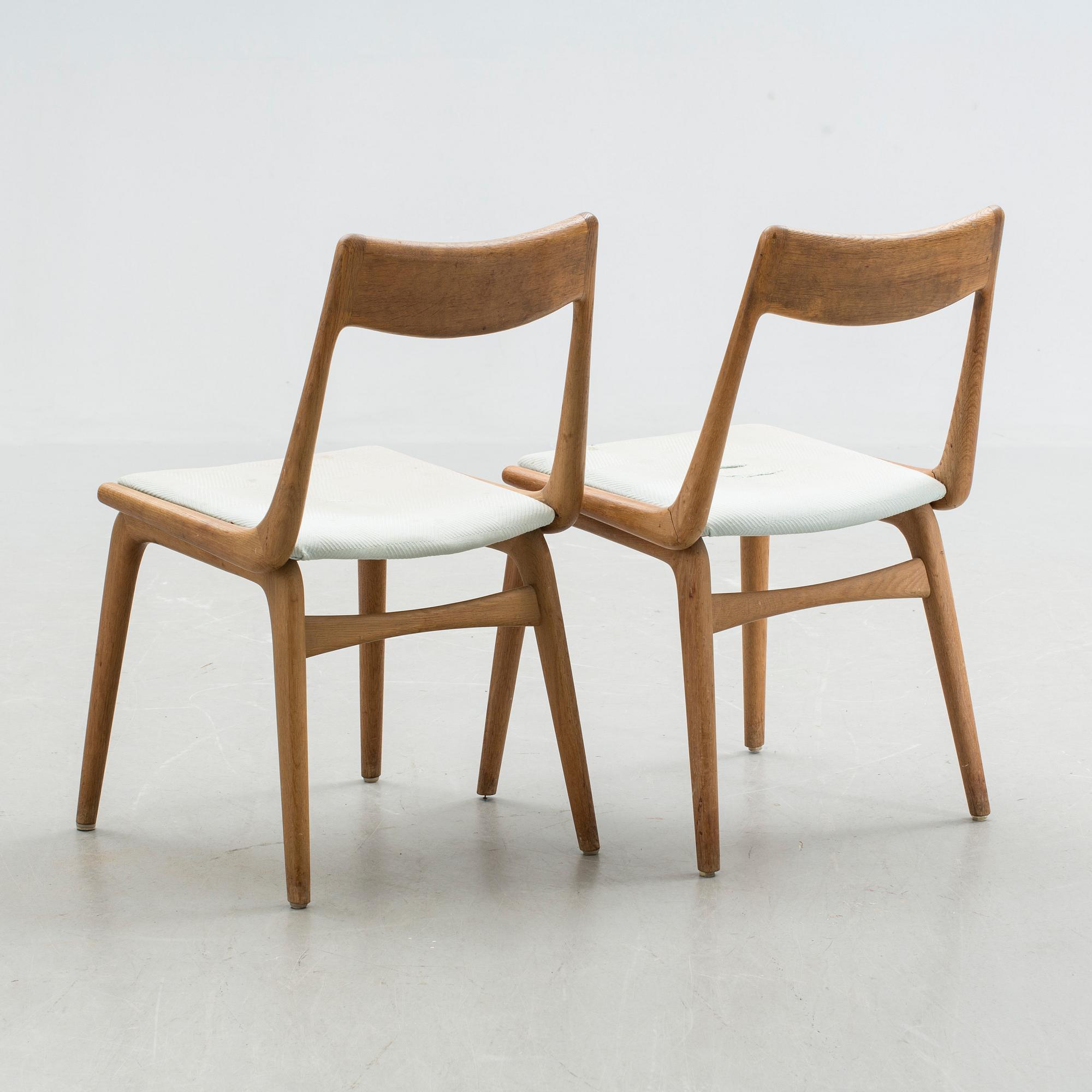 STOLAR, ett par, "Boomerang / 370", Alfred Christensen, för Slagelse möbelverk, Danmark, 1960-tal.