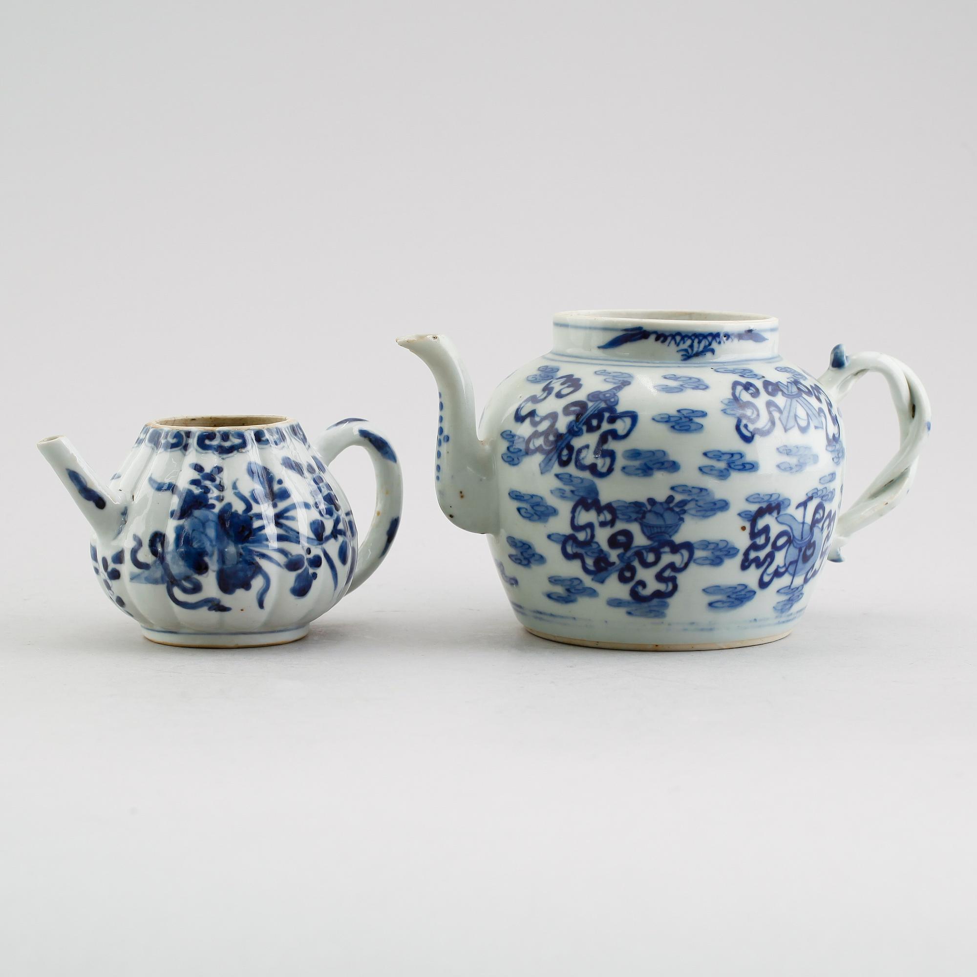 TEKANNA SAMT VINKANNA, porslin, Kina, 1700-tal.