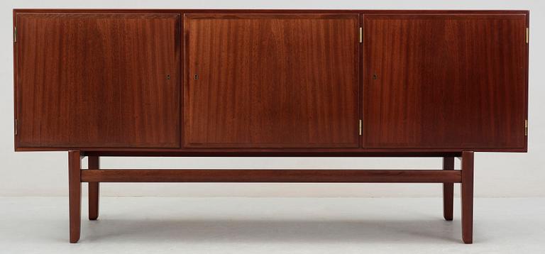 SIDEBOARD, Ole Wanscher, P. Jeppesens Möbelfabrik, Danmark.