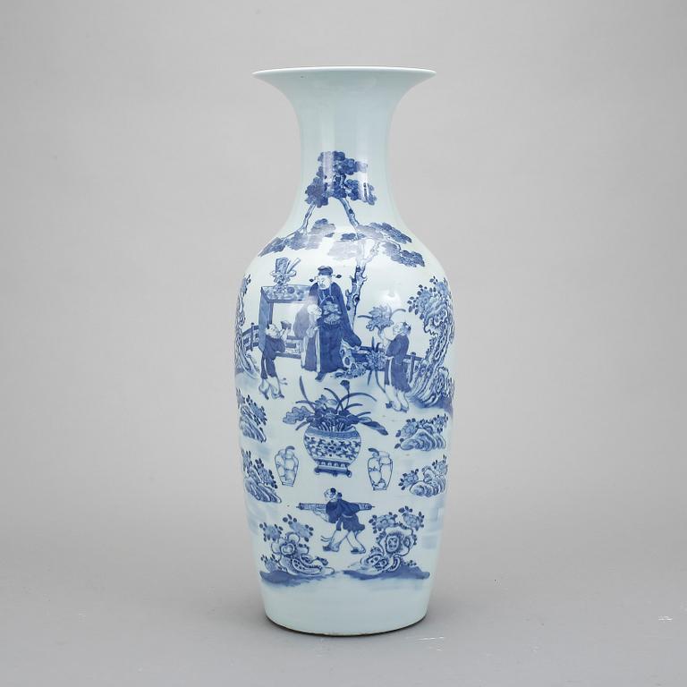 GOLVVAS, porslin, Kina. 1800-talets slut.