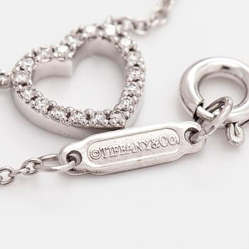 Tiffany & Co, halsband, "Metro Heart", 18K vitguld och diamanter.