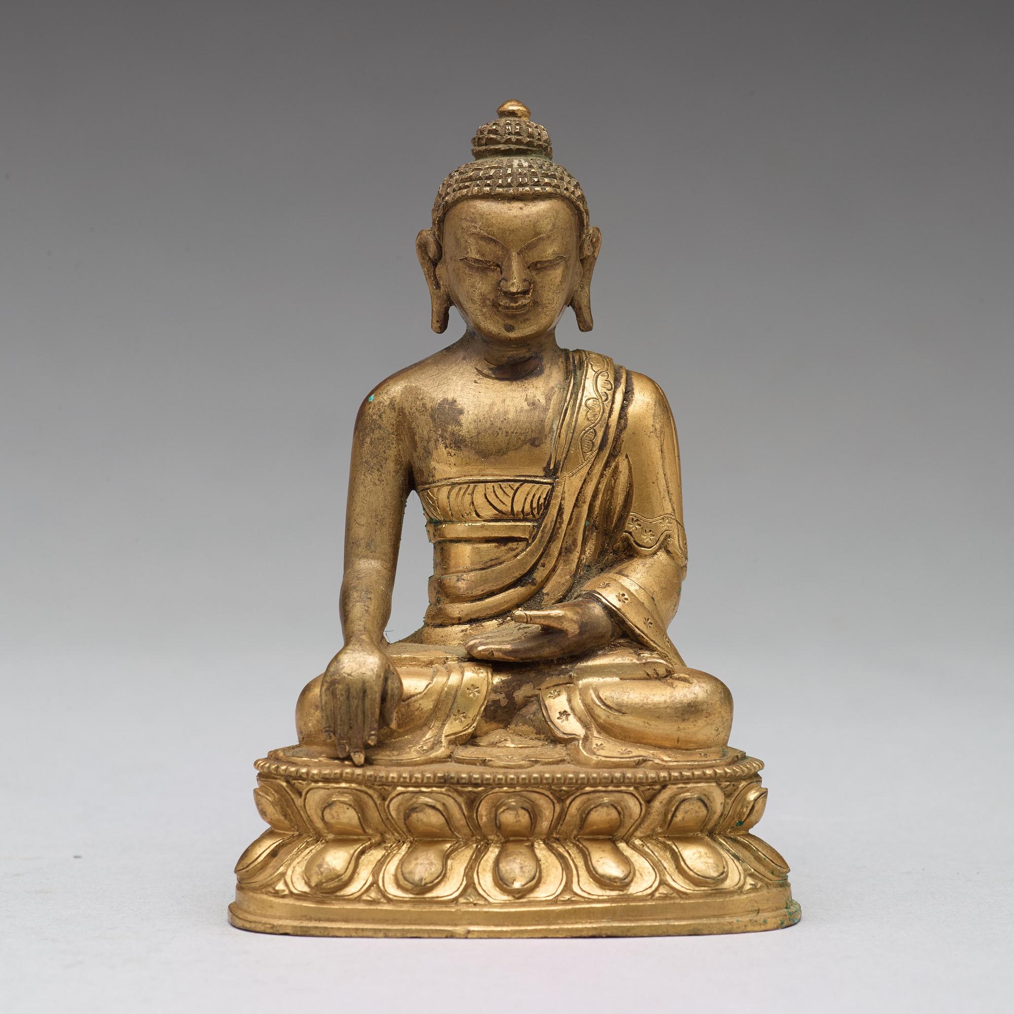 Two copper alloy figures of buddha, Sino-Tibetan, circa 1900.