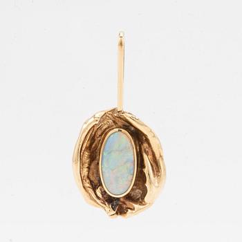 Pendant, 14K gold with opal.