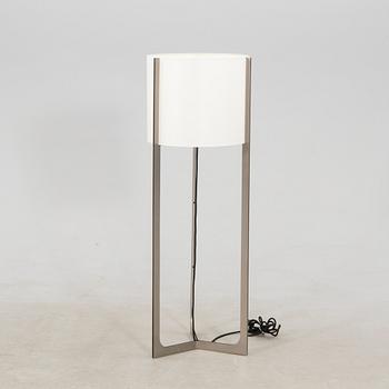 Gabriel Teixidó, golvlampa "Nirvana" för Carpyen.