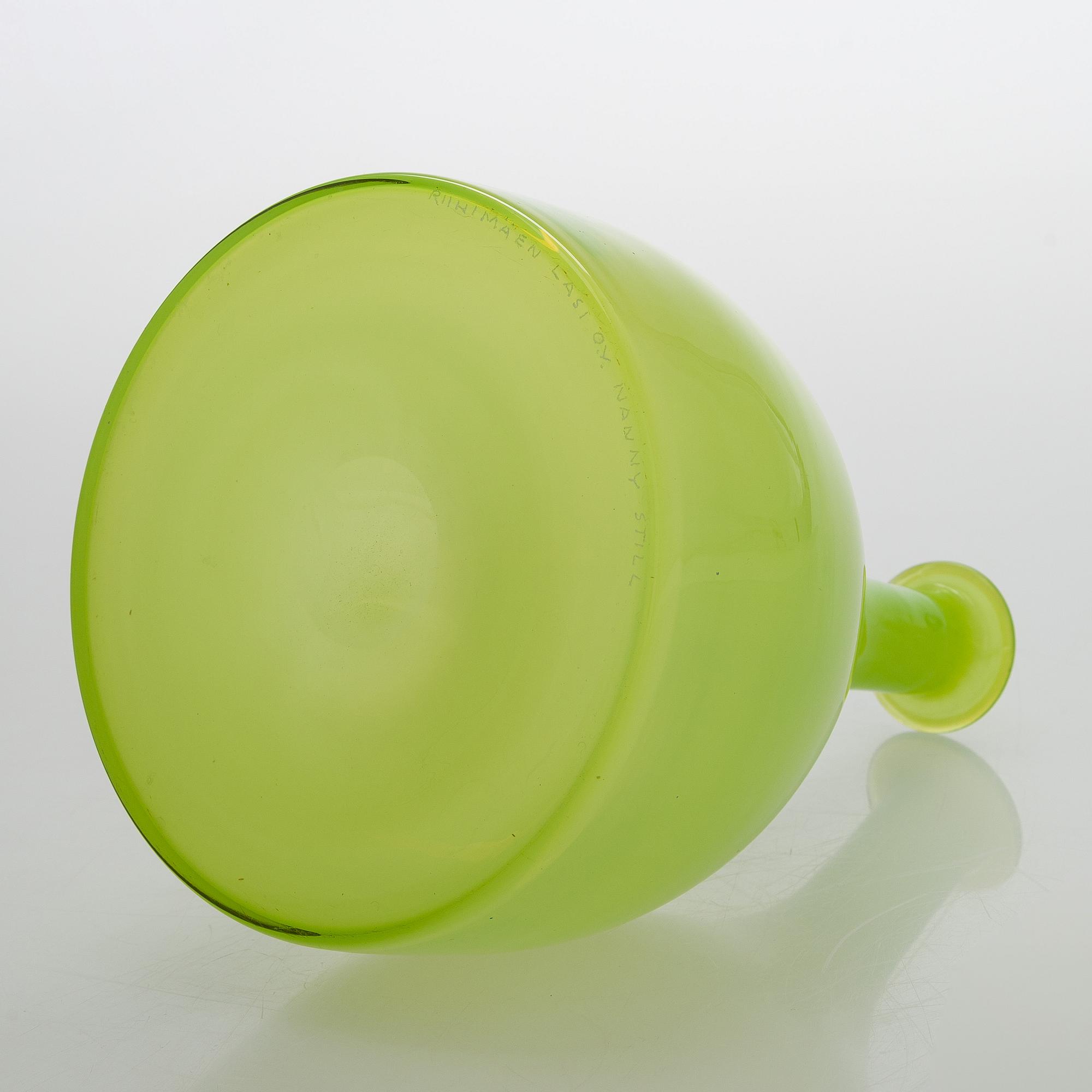 Nanny Still, karahvi, "Tzarina", signeerattu Riihimäen Lasi Oy Nanny Still.