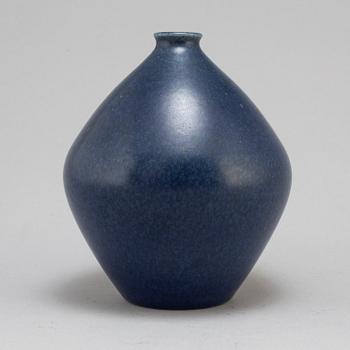A stoneware vase by Erich & Ingrid Triller, Tobo.