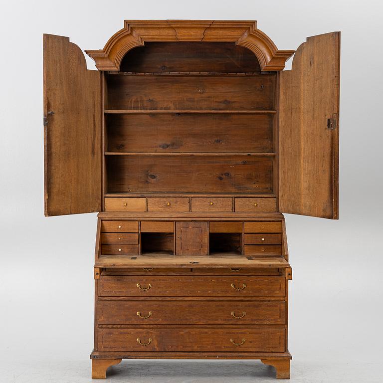 Writing cabinet, 18th century.