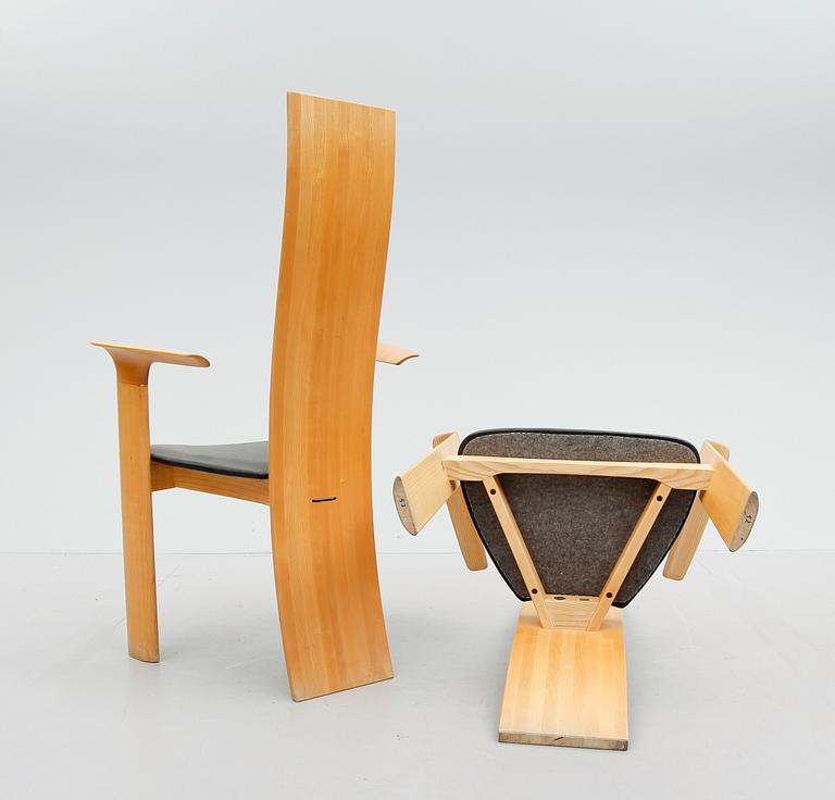 KARMSTOLAR, 1 par, "Iris", Bob & Dries van den Berghe, Tranekær, Danmark, 1900-talets slut.