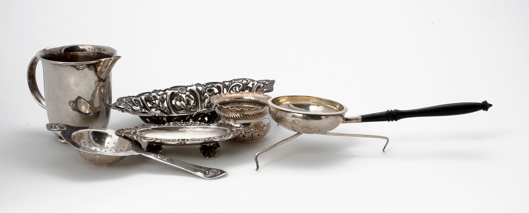 PARTI SILVER, 6 delar, 1800-1900-tal. Bla Carl Petter Lampa, Stockholm 1842.