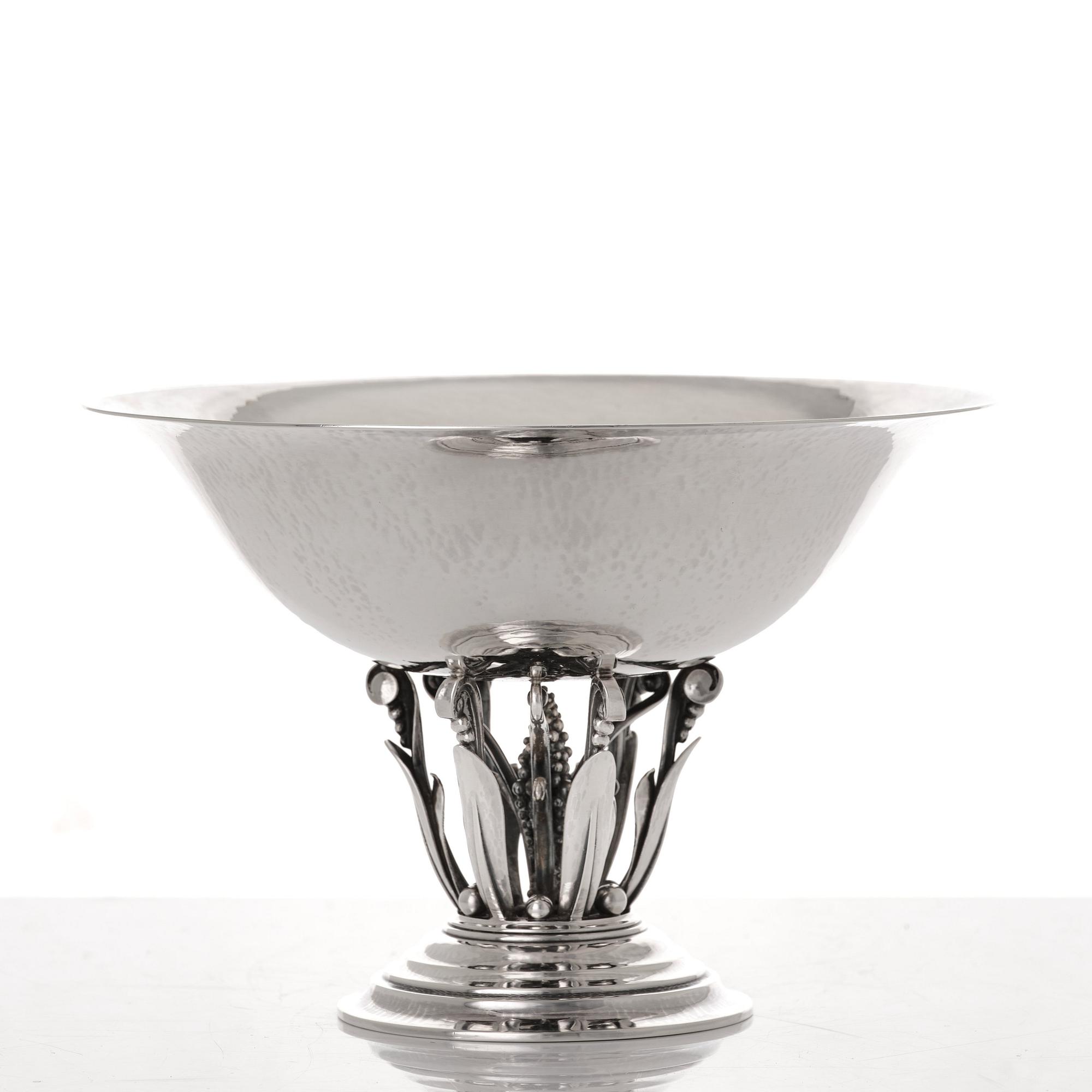 Georg Jensen, skål, Köpenhamn 1925-32, sterling silver, designnr 242.