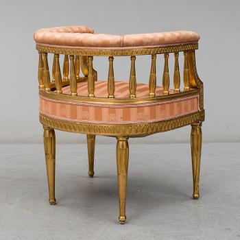 An early 20th century arm chair.