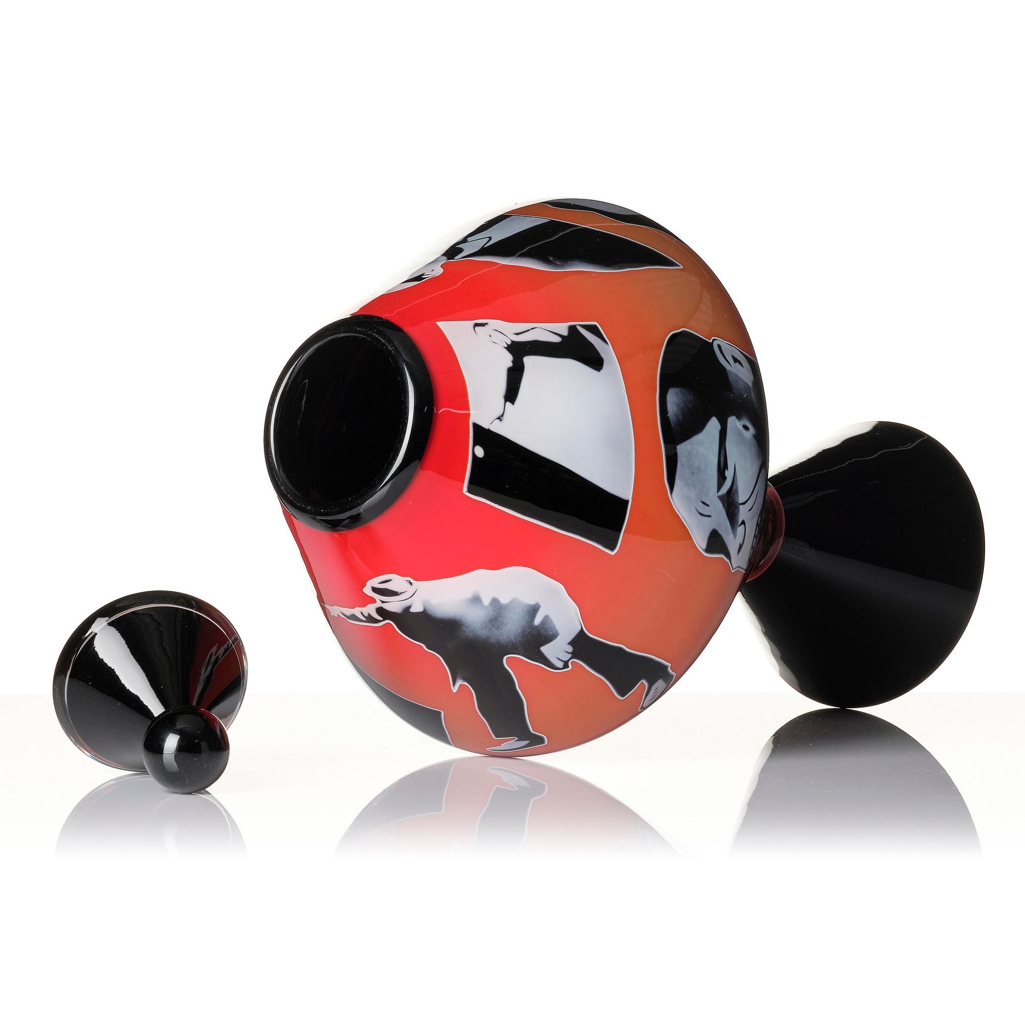 Peter Hermansson, "The Search", a unique lidded glass goblet in graal technique, AKTAS Artglass, Sweden 2010.