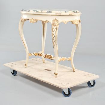 BORD, rokokostil, 1900-talets första hälft.