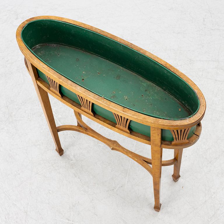 A Jugend flower table, early 20th century.