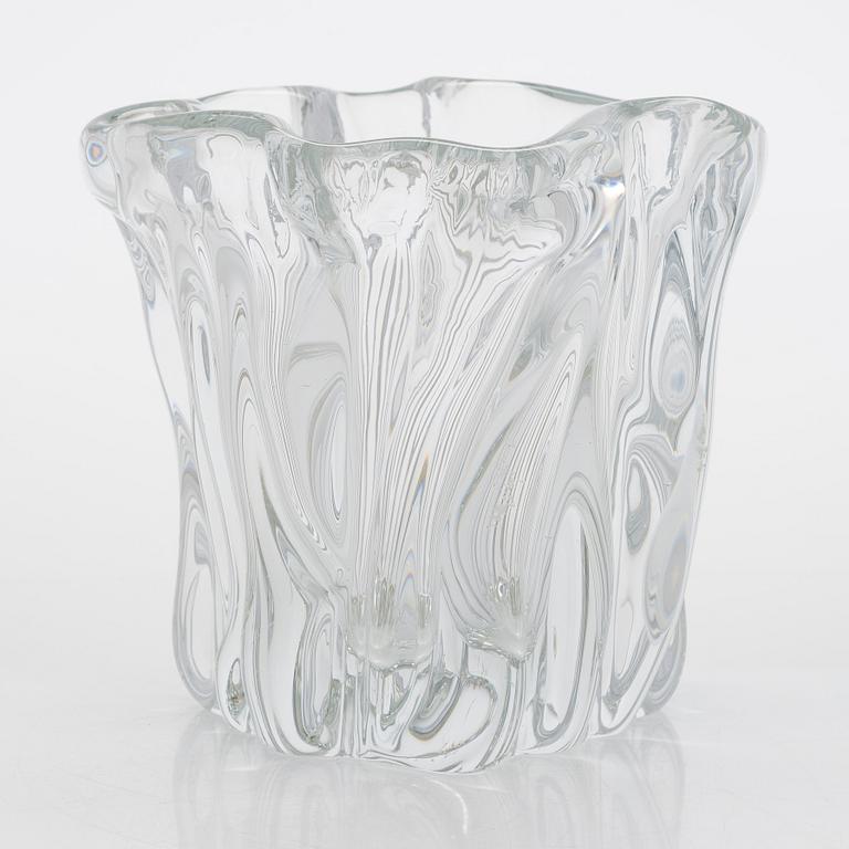 A 'Kalvolan kanto' glass vase, signed Tapio Wirkkala Iittala.