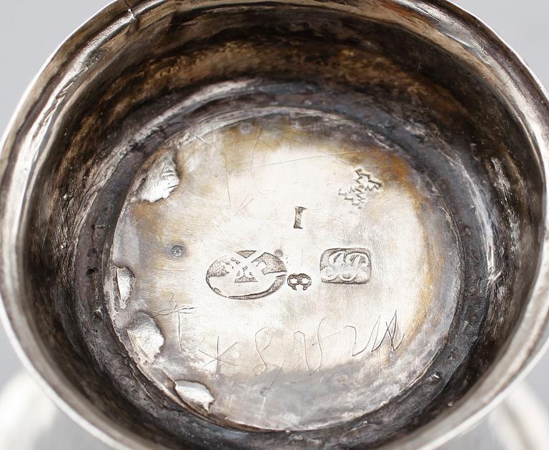 BÄGARE, silver, Johan Pettersen, Söderhamn 1767. Vikt ca 43 gram.