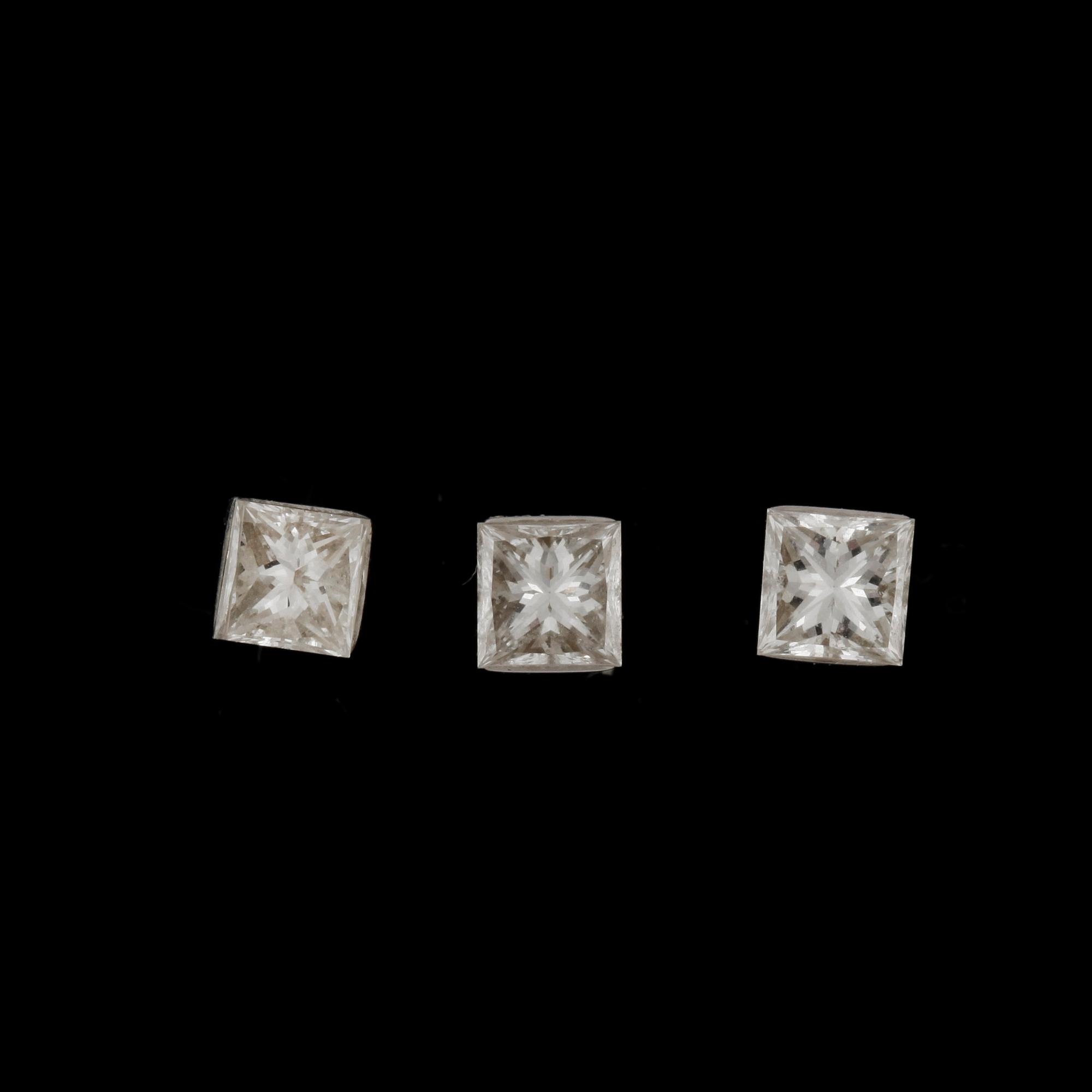 ÖRHÄNGEN, 3 st, 18k vitguld, princesslipade diamanter, tot ca 0,45 ct.
