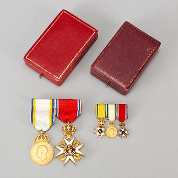 Order of S.t Olav, Norway, Knights Cross, gilt and enamel, together with av Swedish silver medal.