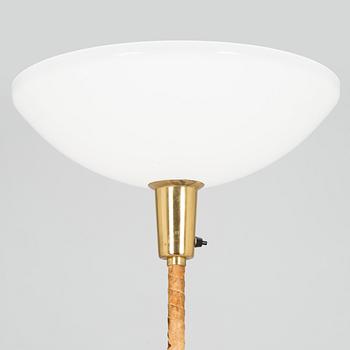 Lisa Johansson-Pape, Lattiavalaisin, Stockmann-Orno, 1900-luvun puoliväli. Korkeus 188 cm.