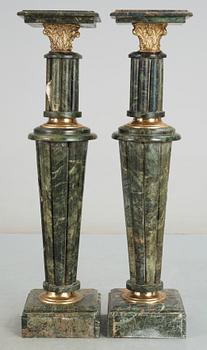 PIEDESTAL, ett par, 1800/1900-tal.