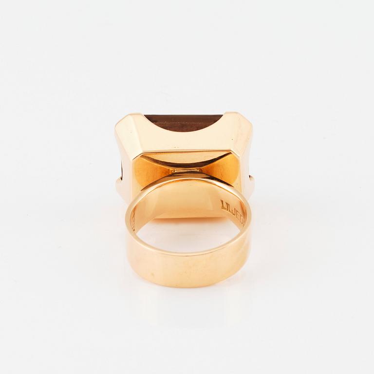 Bengt Liljedahl, an 18K gold ring set with a faceted smoky quartz, Stockholm 1965.