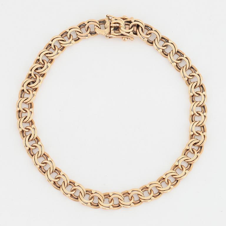 18K gold bracelet.